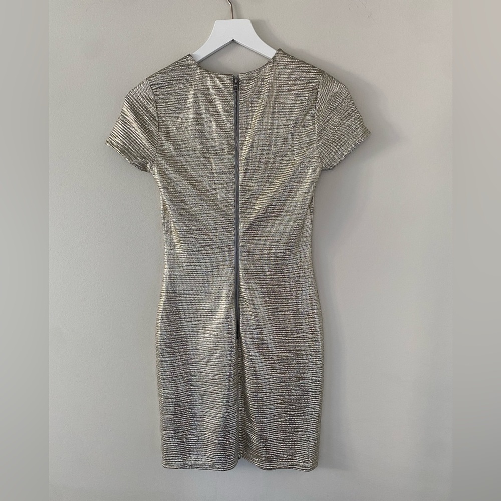 Alice + Olivia NWT Delora Silver Foil Dress - Picture 8 of 12